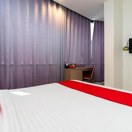 Hotel Domino Palembang Eksteriør billede